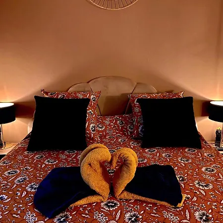 La Corsa Familiale Deluxe Bed and Breakfast Ναρμπόν